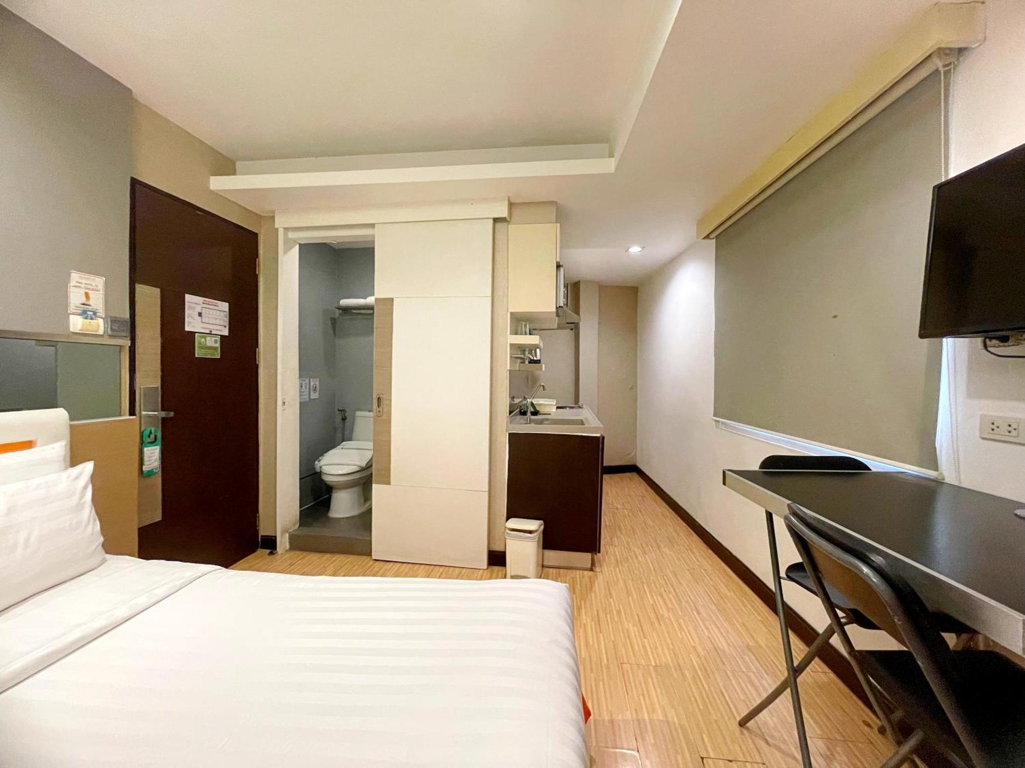 Hotel Arawana Express Phromphong Bangkok Exterior foto