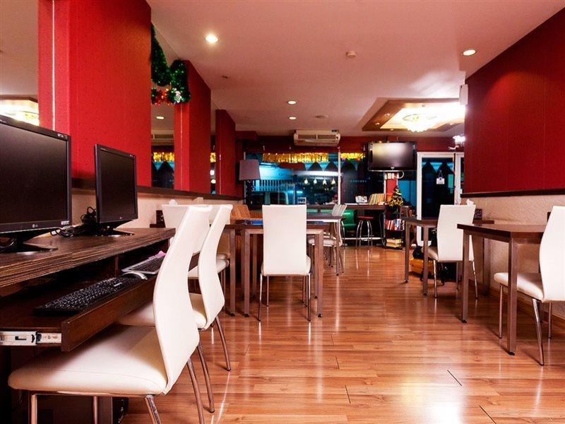 Hotel Arawana Express Phromphong Bangkok Exterior foto