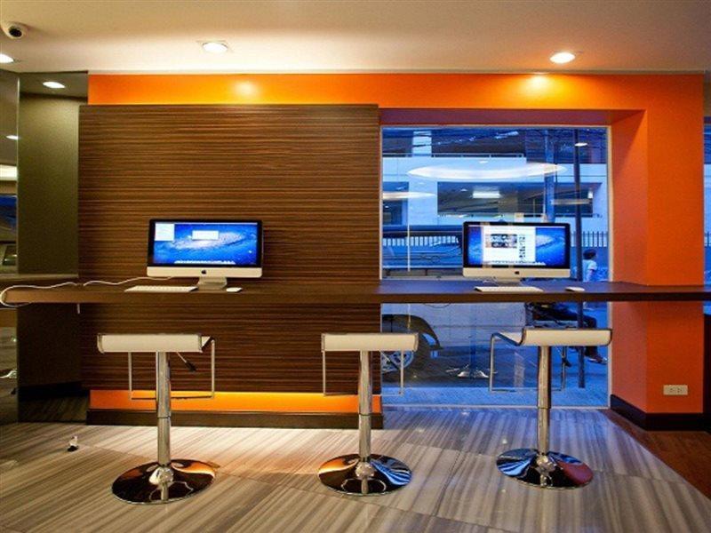 Hotel Arawana Express Phromphong Bangkok Exterior foto